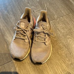 Adidas women’s tennis shoes